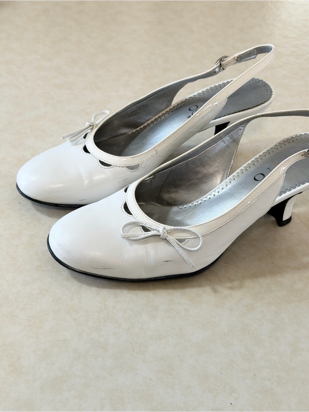 Vintage Franco Sarto White Slingback Kitten Heel Pumps with Bow Accent